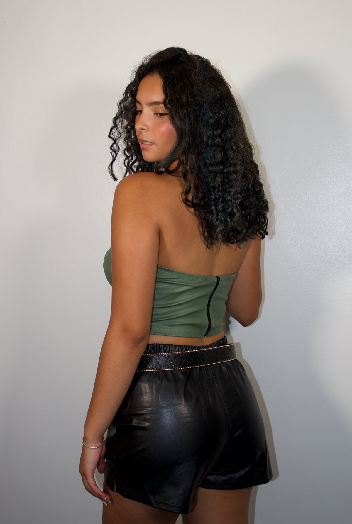 CROPPED DE COURO SINTÉTICO